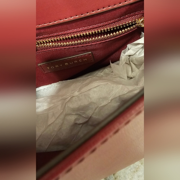 Tory Burch Savannah Convertible Shoulder Bag in Imperial Garnet - Picture 6 of 9